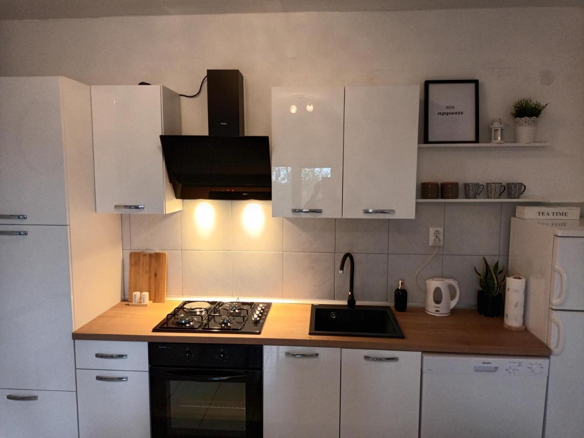Holiday House Ana Skradin Bagian luar foto