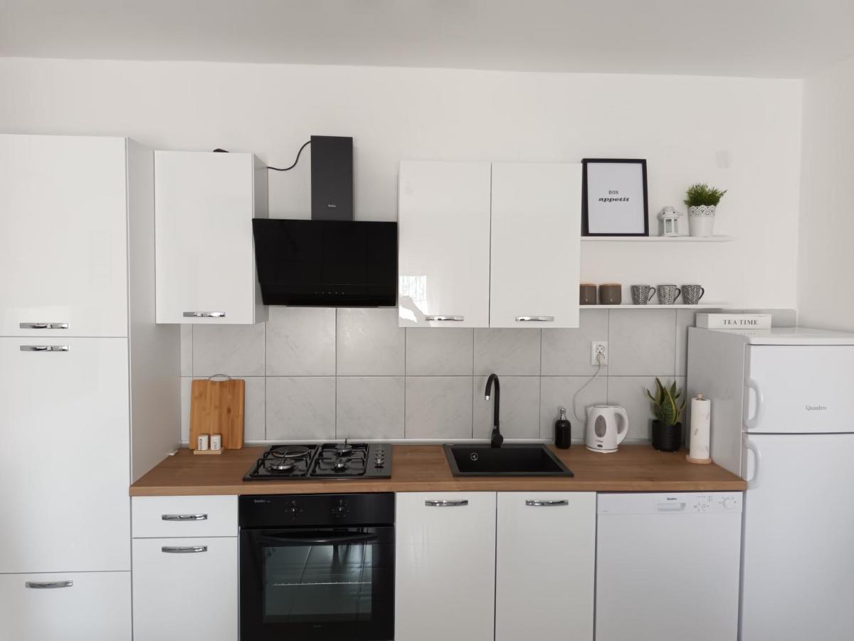 Holiday House Ana Skradin Bagian luar foto