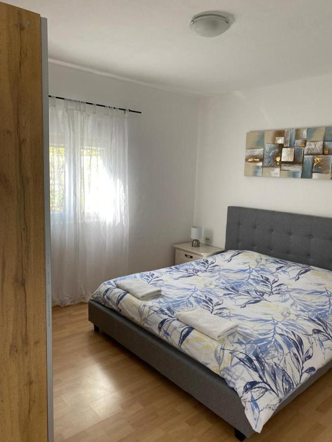 Holiday House Ana Skradin Bagian luar foto