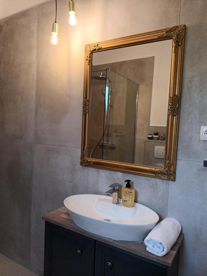 Holiday House Ana Skradin Bagian luar foto