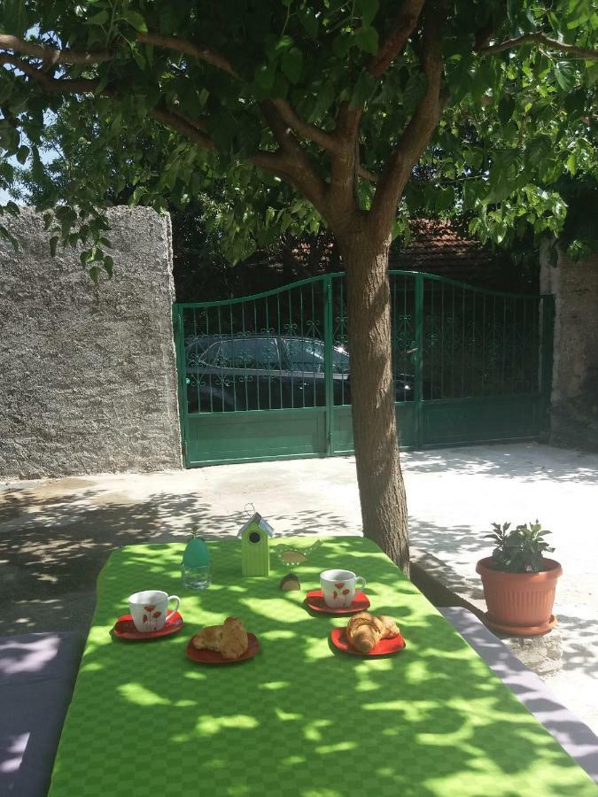 Holiday House Ana Skradin Bagian luar foto
