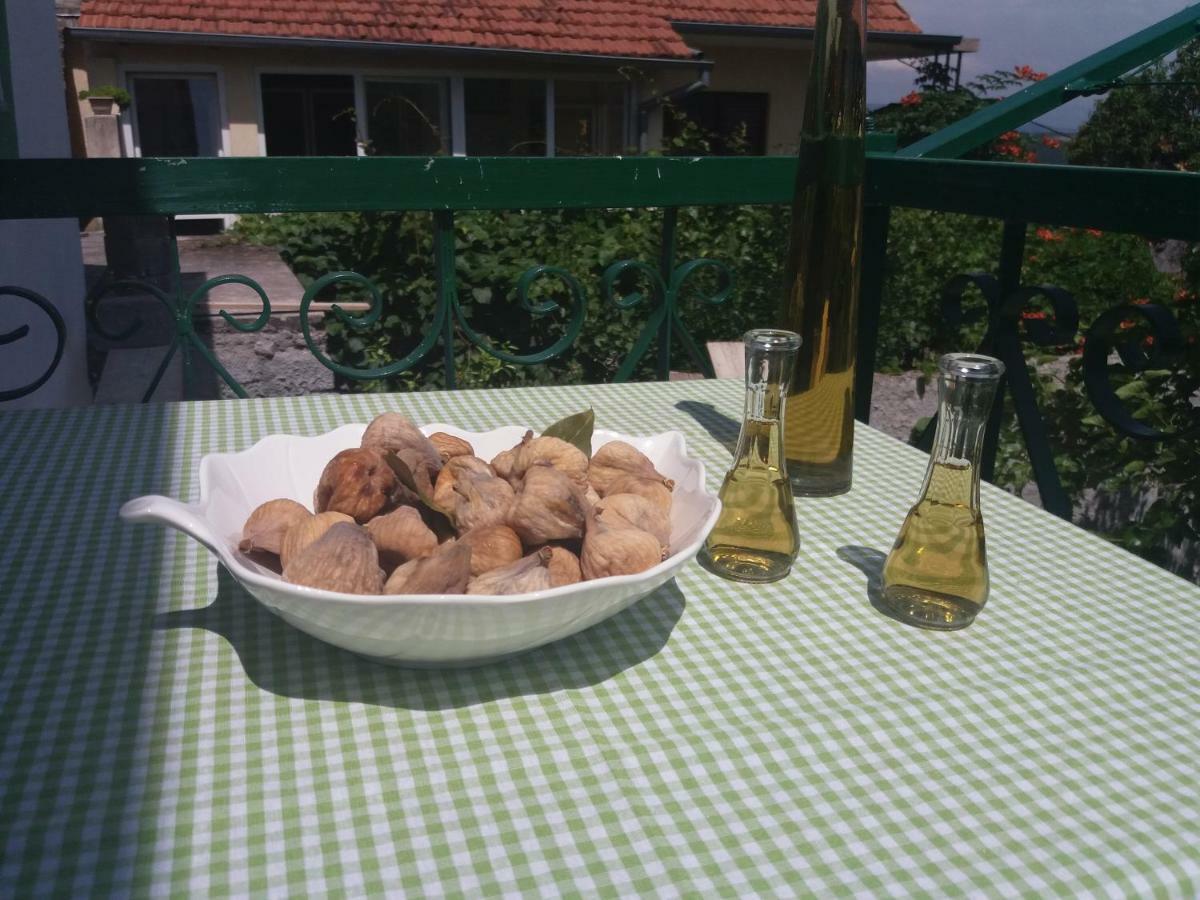 Holiday House Ana Skradin Bagian luar foto