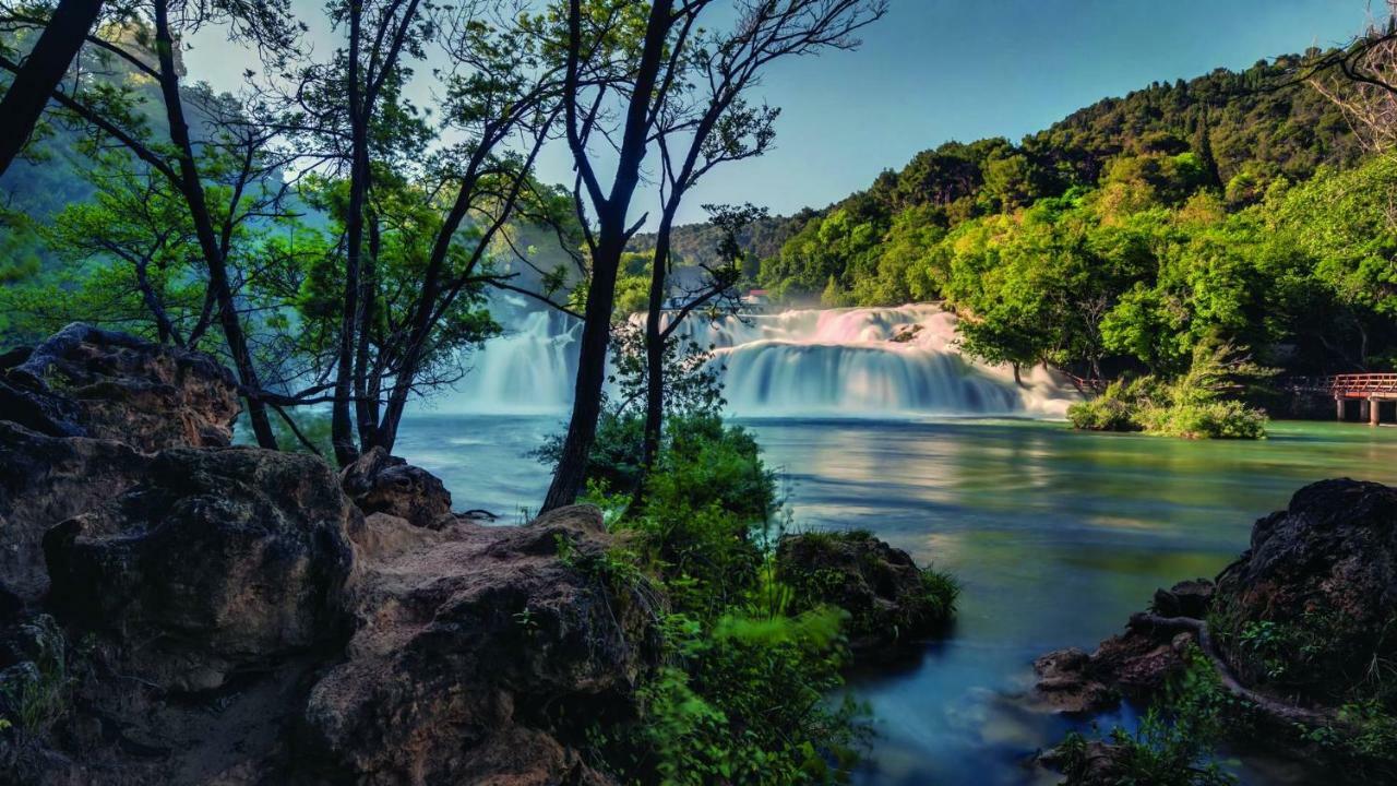 Holiday House Ana Skradin Bagian luar foto